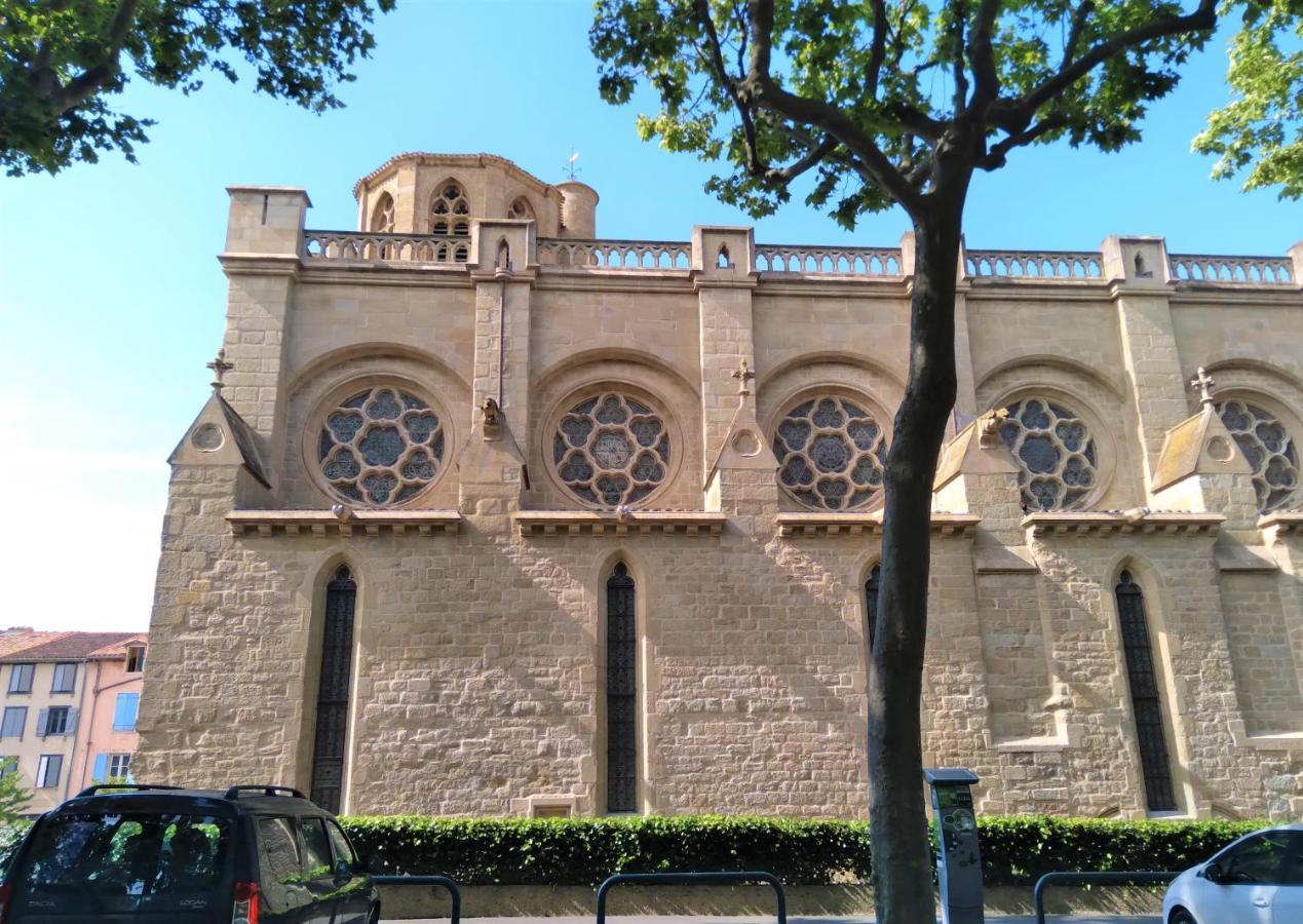 Appartement spacieux de 100m2 à deux pas du centre ville de Carcassonne Exterior foto