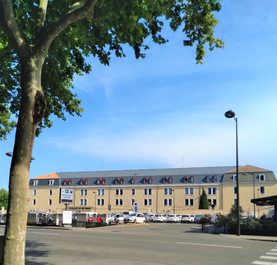 Appartement spacieux de 100m2 à deux pas du centre ville de Carcassonne Exterior foto